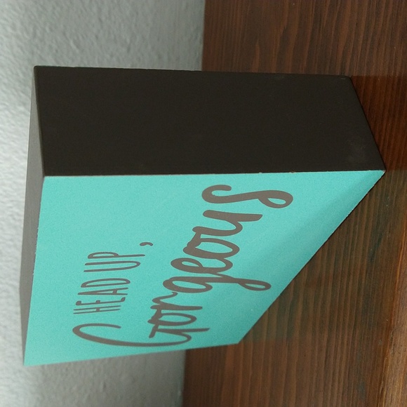 Head up Gorgeous wall decor - Picture 2 of 3